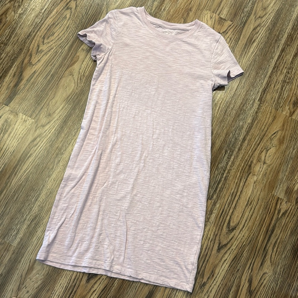 LIKE NEW!! Universal Thread T-Shirt dress - XS - lavender color
